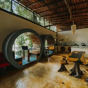 hostal-mulut-tulum.quintano-roohotels.com/